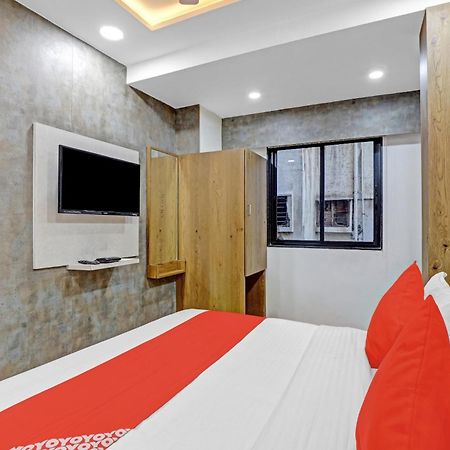Hotel O R S Palace Ahmedabad Exteriör bild